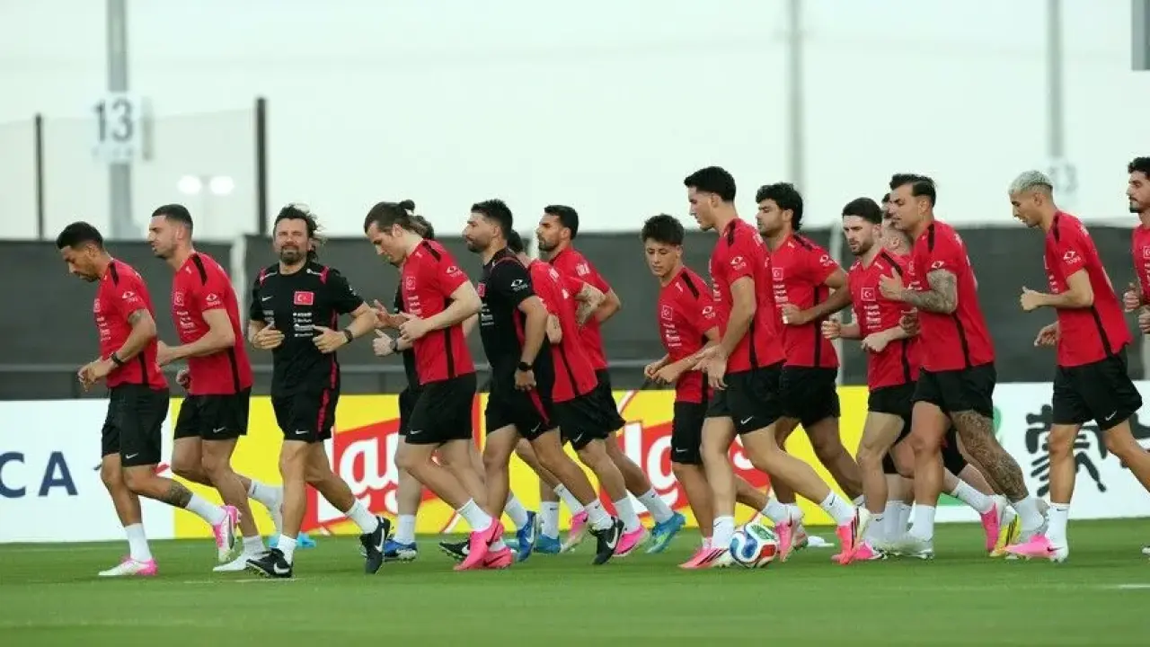 Türkiye - Paraguay Maçı Öncesi Muhtemel 11'ler Belli Oldu! Montella’dan 3 Değişiklik Hamlesi 2
