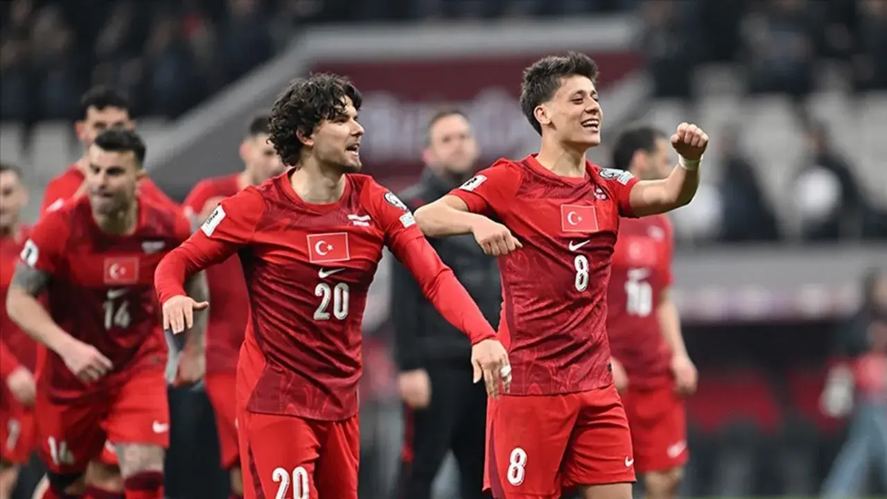 Türkiye - Paraguay Maçı Öncesi Muhtemel 11'ler Belli Oldu! Montella’dan 3 Değişiklik Hamlesi 1