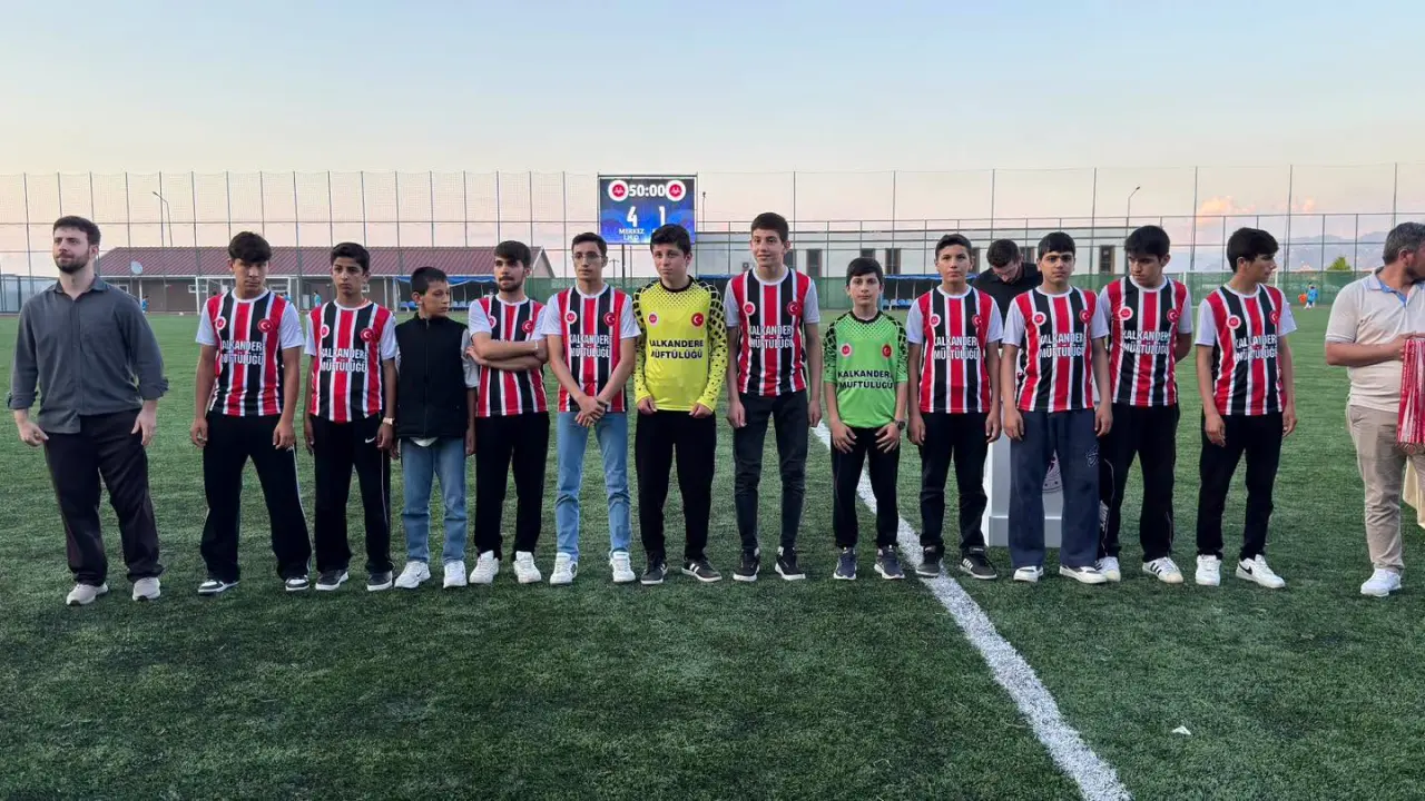 Rize'de Hafızlık Kur'an Kursları Futbol Turnuvası Tamamlandı 4