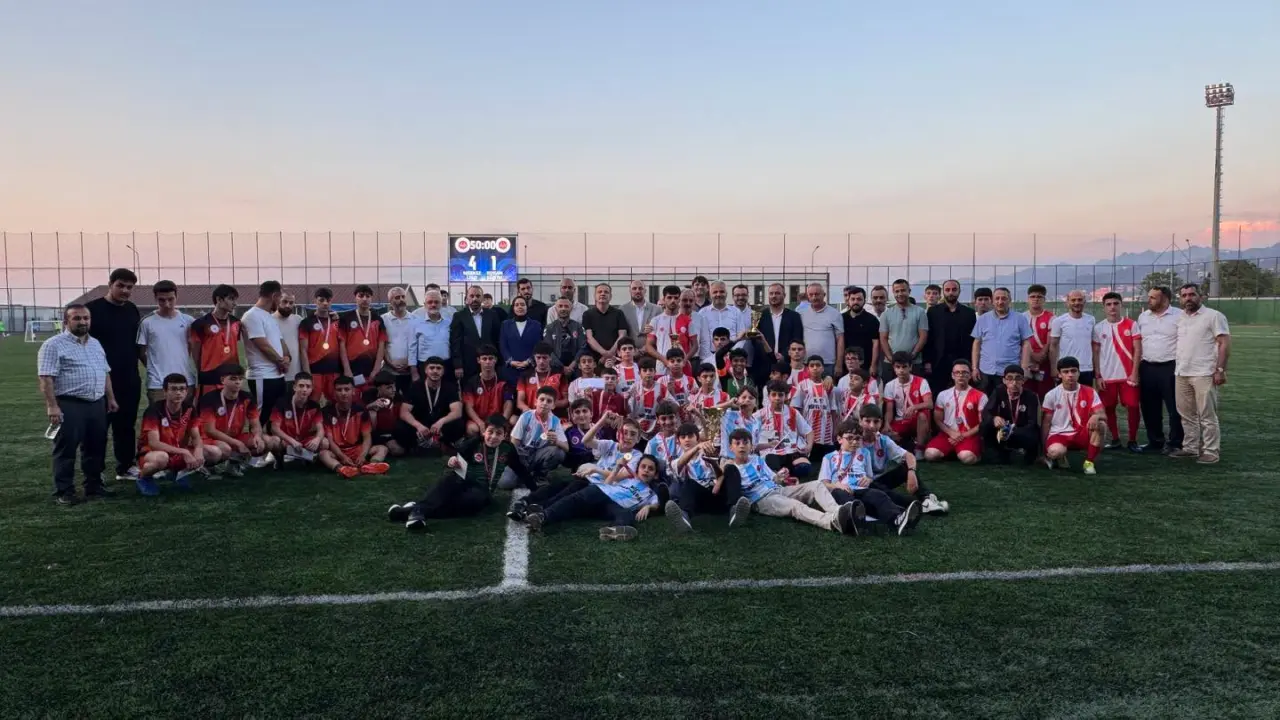 Rize'de Hafızlık Kur'an Kursları Futbol Turnuvası Tamamlandı 9