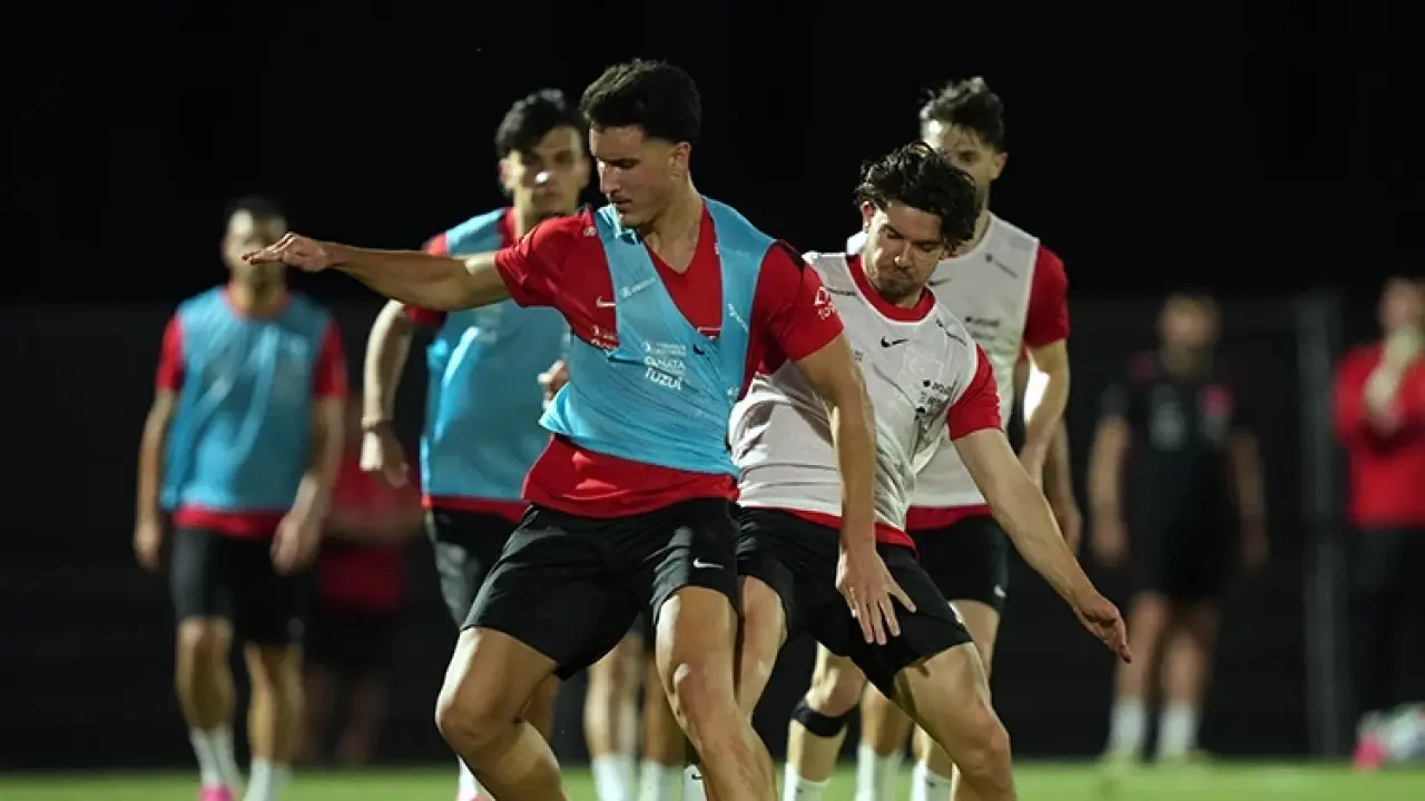 Türkiye - Paraguay Maçı Öncesi Muhtemel 11'ler Belli Oldu! Montella’dan 3 Değişiklik Hamlesi 4